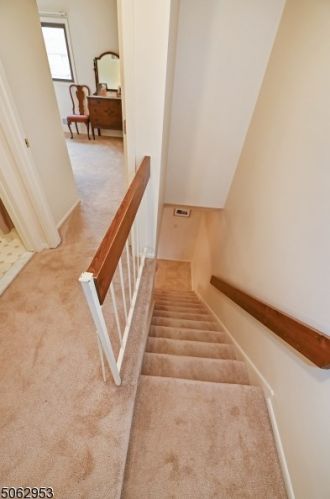 69 Chelsea Cir, Flemington NJ  08822-1807 exterior