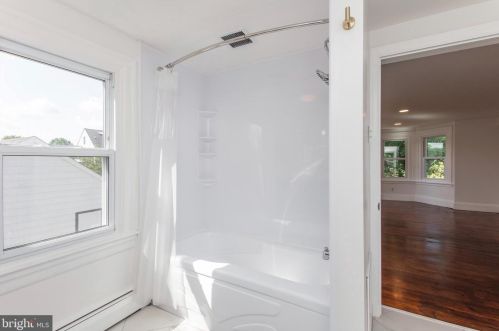 984 Lansdale Ave, Lansdale PA  19446-1620 exterior