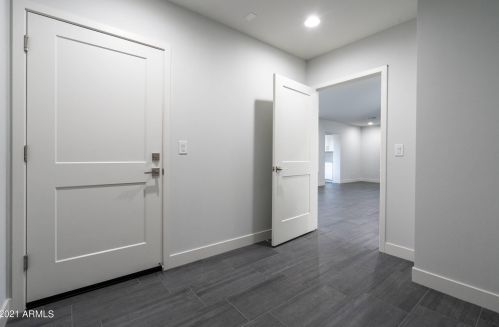 6803 15 St, Phoenix AZ 85040-2321 exterior