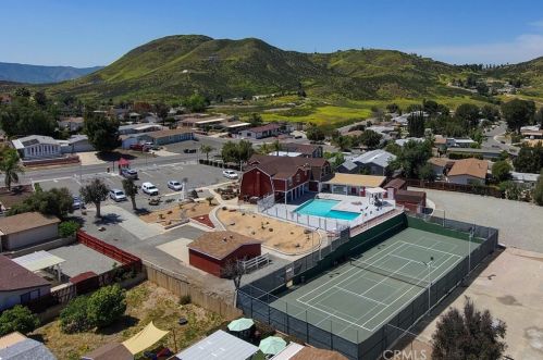 33347 Harvest Way, Wildomar CA 92595-9118 exterior