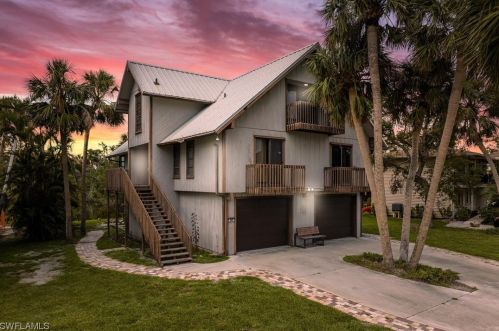 245 Nature View Ct, Fort Myers Beach, FL 33931-3513