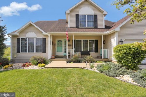 172 Kensington Blvd, Blandon, PA 19510-9504