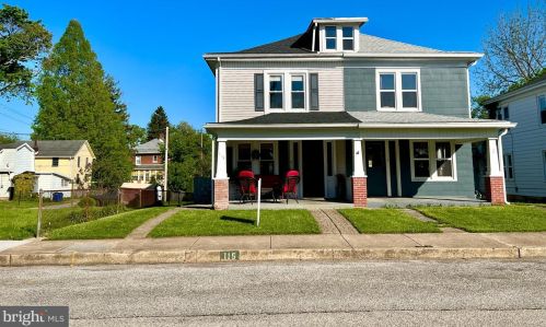 115 3rd St, Mount Wolf, PA 17347-6705