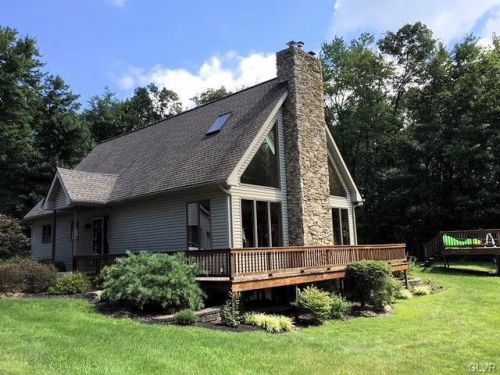 3275 Mountain Rd, Slatington PA  18080-3551 exterior