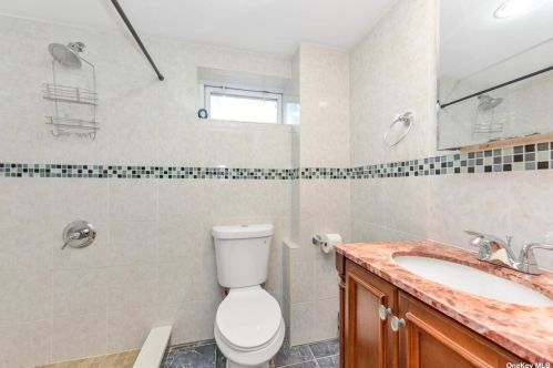 86-15 262nd St, Floral Park NY  11004-1344 exterior