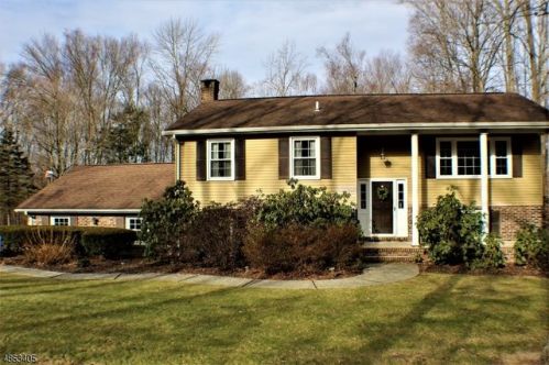 104 Vail Rd, Columbia, NJ 07832-2507