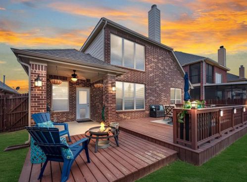 8616 Running River Ln, Fort Worth, TX 76131-3380