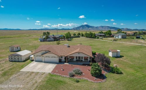 1930 Johnson Ln, Chino Valley, AZ 86323-6518