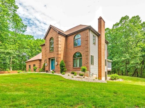 128 Ledge Rd, East Berlin, CT 06023-1007