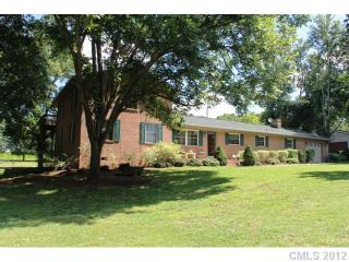 8282 Park Edwards Rd, Kannapolis, NC 28081-9318