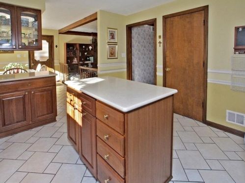 3 Patrice Ct, Pittsburgh, PA 15221-3619
