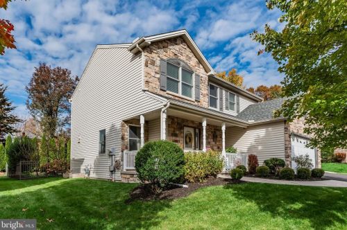 110 Hilltop Ct, Camp Hill, PA 17011-4554