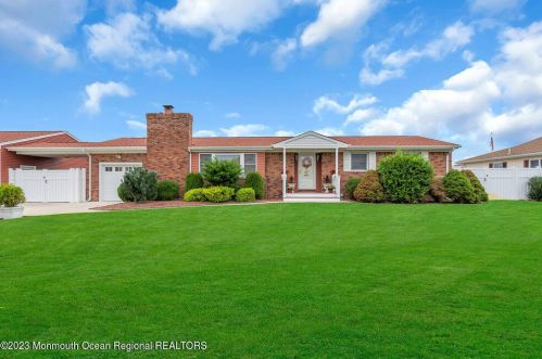 1003 Bowsprit Pt, Lacey Township, NJ 08734-2706