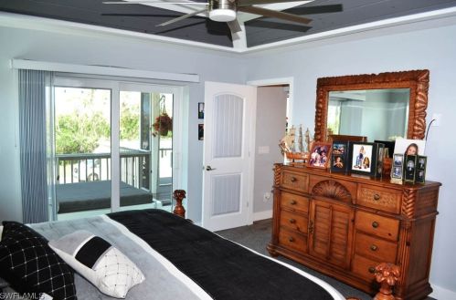 8563 Juneau Ct, Saint James City FL  33956-0032 exterior
