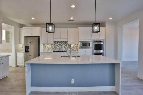 7796 Spring Hill St, Chino CA  91708-7606 exterior