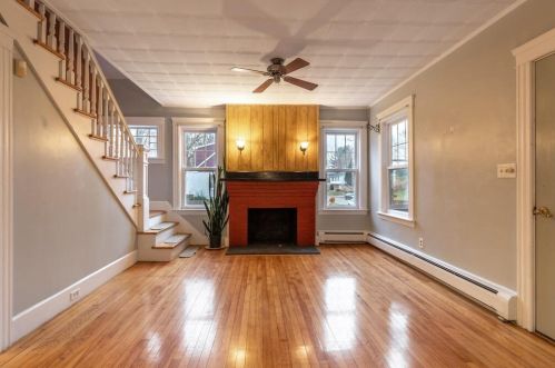 48 Tiverton Pkwy, Worcester MA 01602 exterior