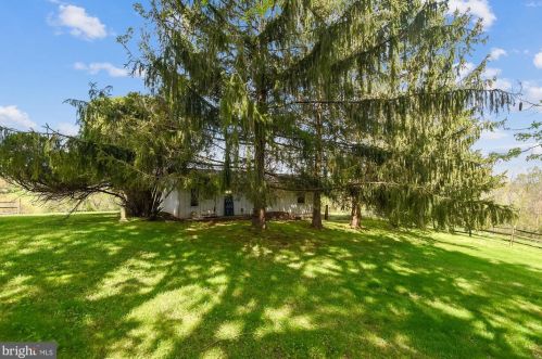 20209 St Louis Rd, Purcellville VA  20132-4905 exterior