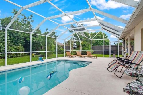 68 Fieldstone Ln, Palm Coast, FL 32137-9282