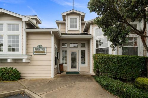 23 Outlook Cir, Pacifica CA  94044-2146 exterior