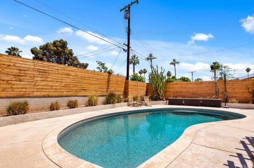 46500 Cameo Palms Dr, La Quinta CA  92253-2016 exterior