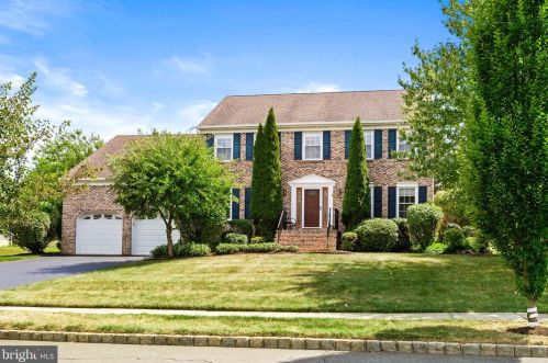 16 Dix Ln, Trenton NJ 08648-4844 exterior