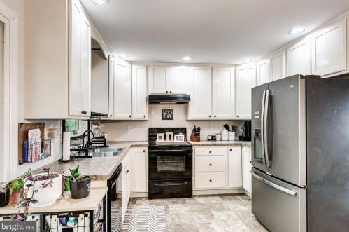 1030 Littlestown Rd, Littlestown PA 17340-9442 exterior