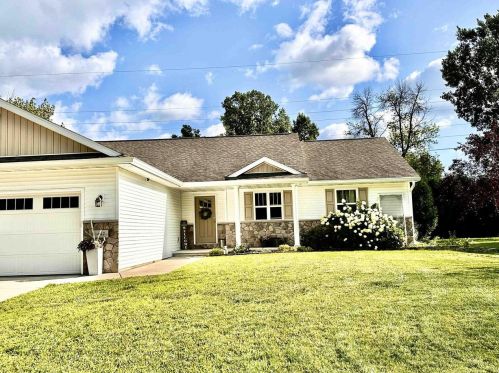 1447 Pearl St, Menasha, WI 54952-1207