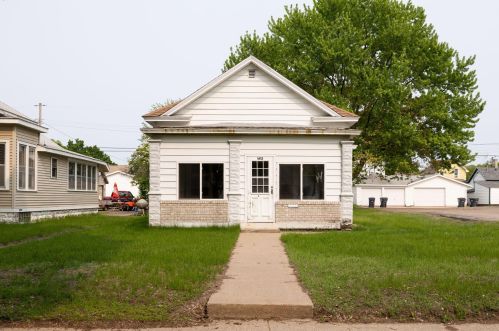 1612 Avon St, La Crosse, WI 54603-2257