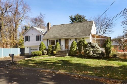 1926 Maple Hill St, Yorktown Hgts, NY 10598-4542