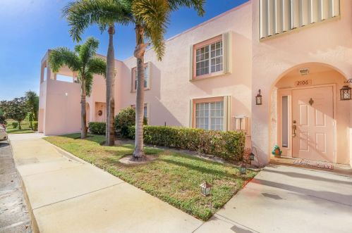 2108 Wild Meadow Cir, Fort Pierce, FL 34952-8143