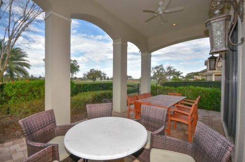 304 Muirfield Loop, Kissimmee FL 34747-6413 exterior