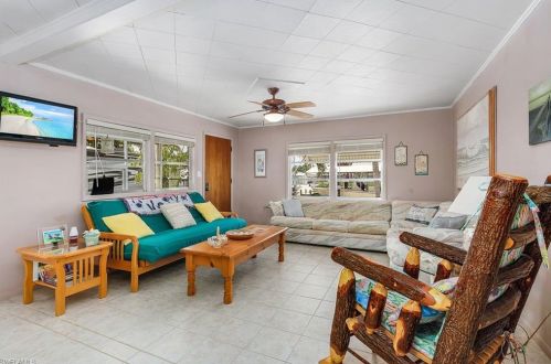 4995 Curlew Dr, Saint James City FL  33956-2826 exterior