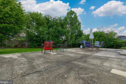 194 Jonathan Way, Red Lion PA  17356-9044 exterior