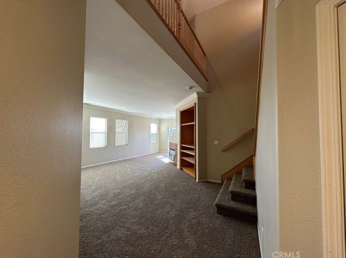 27605 Greenleaf Dr, Santa Clarita, CA 91351-3473