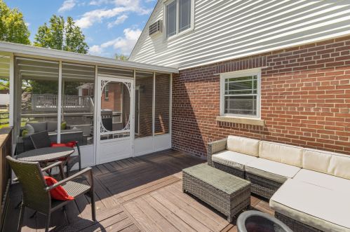 16 Charmaine Cir, Covington KY  41017-2914 exterior