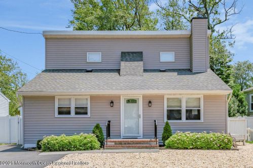 71 Pacific Ocean Dr, Bricktown, NJ 08723-6974