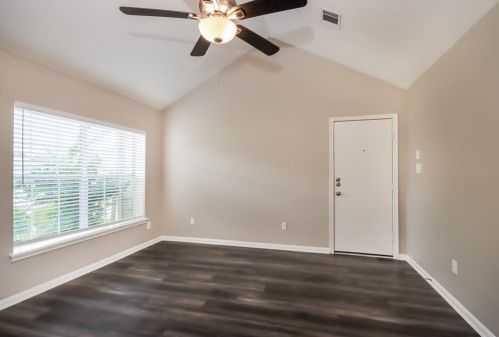 126 Kellyn Oaks Dr, Conroe TX  77306-6342 exterior