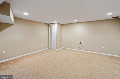 2 Ethan Ter, Swedesboro NJ  08085-4035 exterior