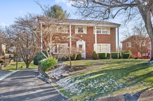 204 Centerdale Rd, Moon Twp, PA 15108-2604