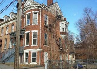 42 Farrington St, Newburgh NY  12550-4517 exterior