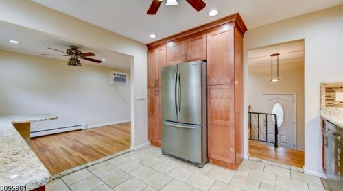 31 Midvale Ave, Lake Hiawatha NJ  07034-1008 exterior