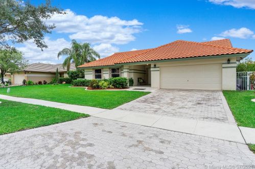 16255 10th St, Hollywood, FL 33027-5107