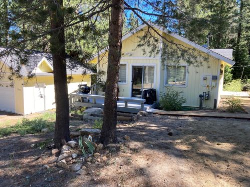 1237 Ottawa Dr, South Lake Tahoe, CA 96150-4813