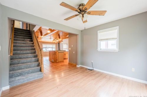 3 Robin St, Waterford CT  06385-2111 exterior