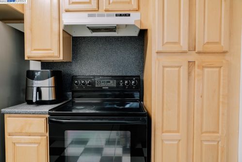 233 Monte Vista Ave, Vacaville CA  95688-3842 exterior