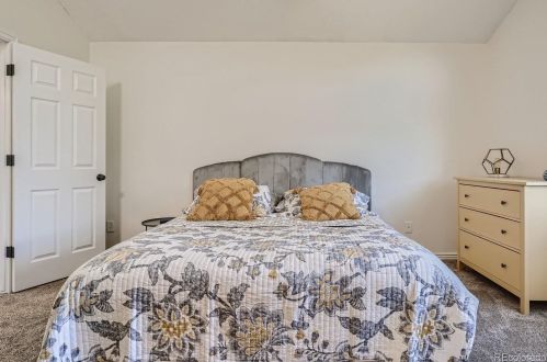 18556 Saratoga Pl, Denver CO 80015-3224 exterior