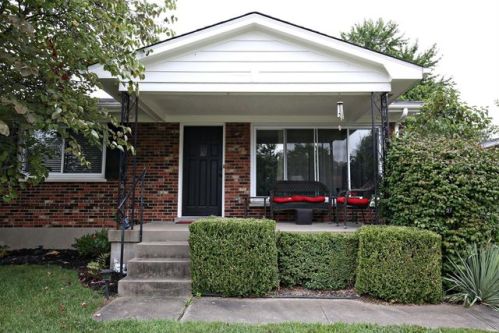 6710 Cape Ct, Louisville, KY 40219-2131