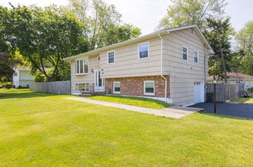 55 Westview Ave, Congers, NY 10920-1833