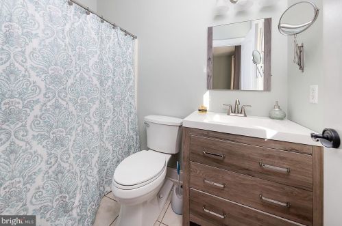 353 Auburn St, Pilesgrove NJ  08098-1201 exterior