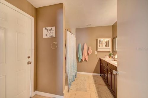 3424 Fox Holw Dr, Orlando FL 32829-8781 exterior